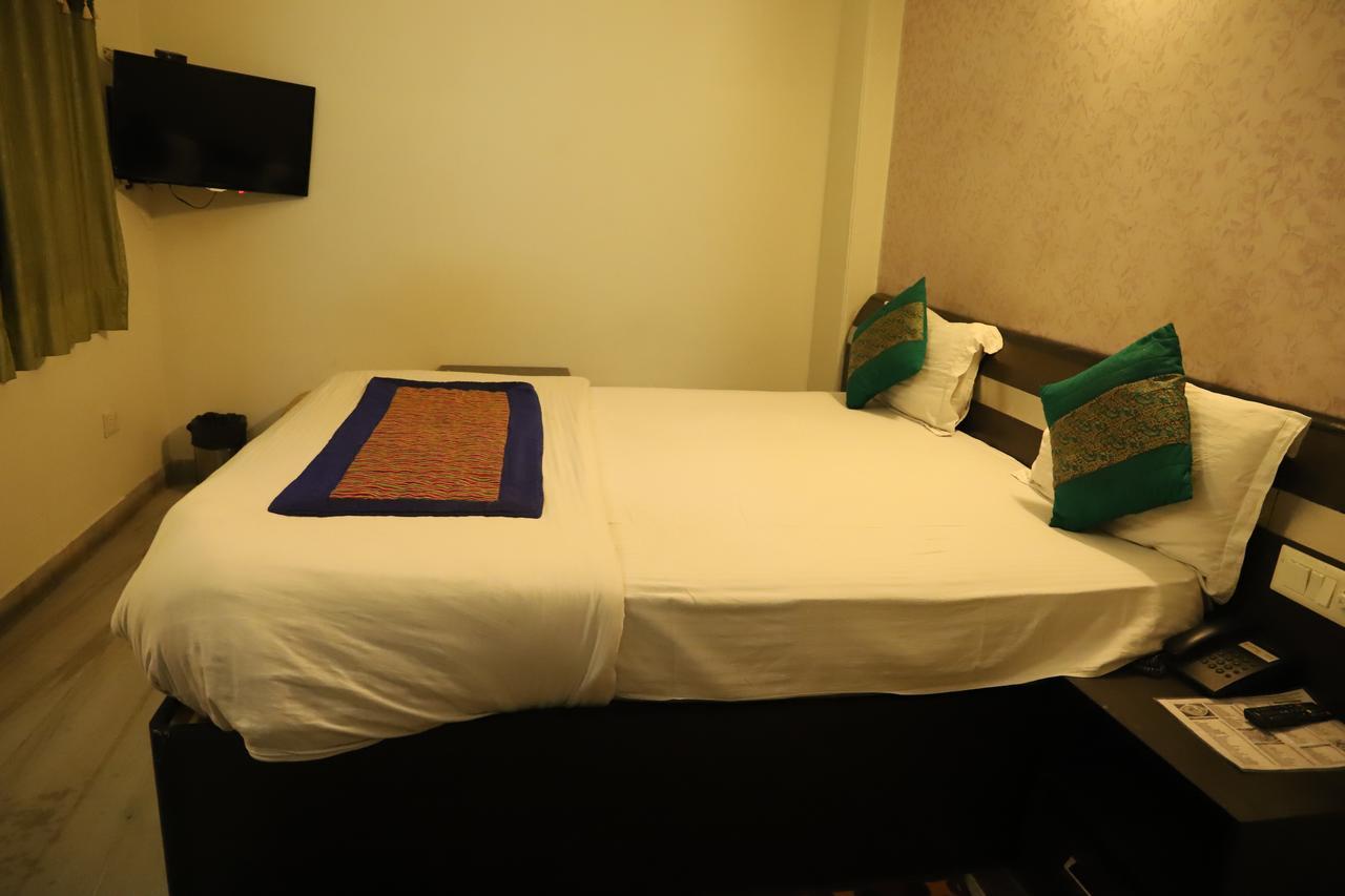 Airport Hotel Aerocity Inn Yeni Delhi Dış mekan fotoğraf