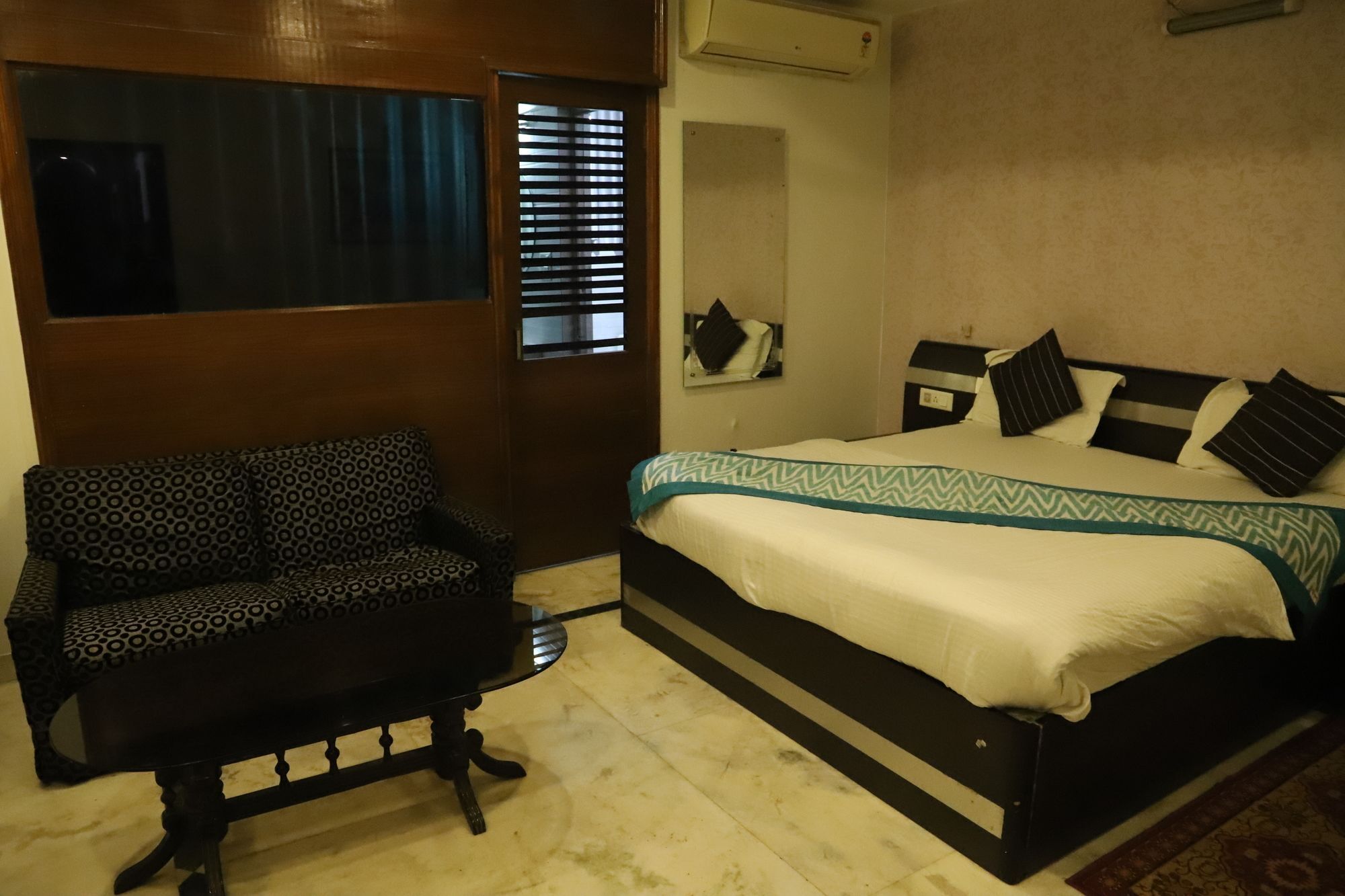 Airport Hotel Aerocity Inn Yeni Delhi Dış mekan fotoğraf