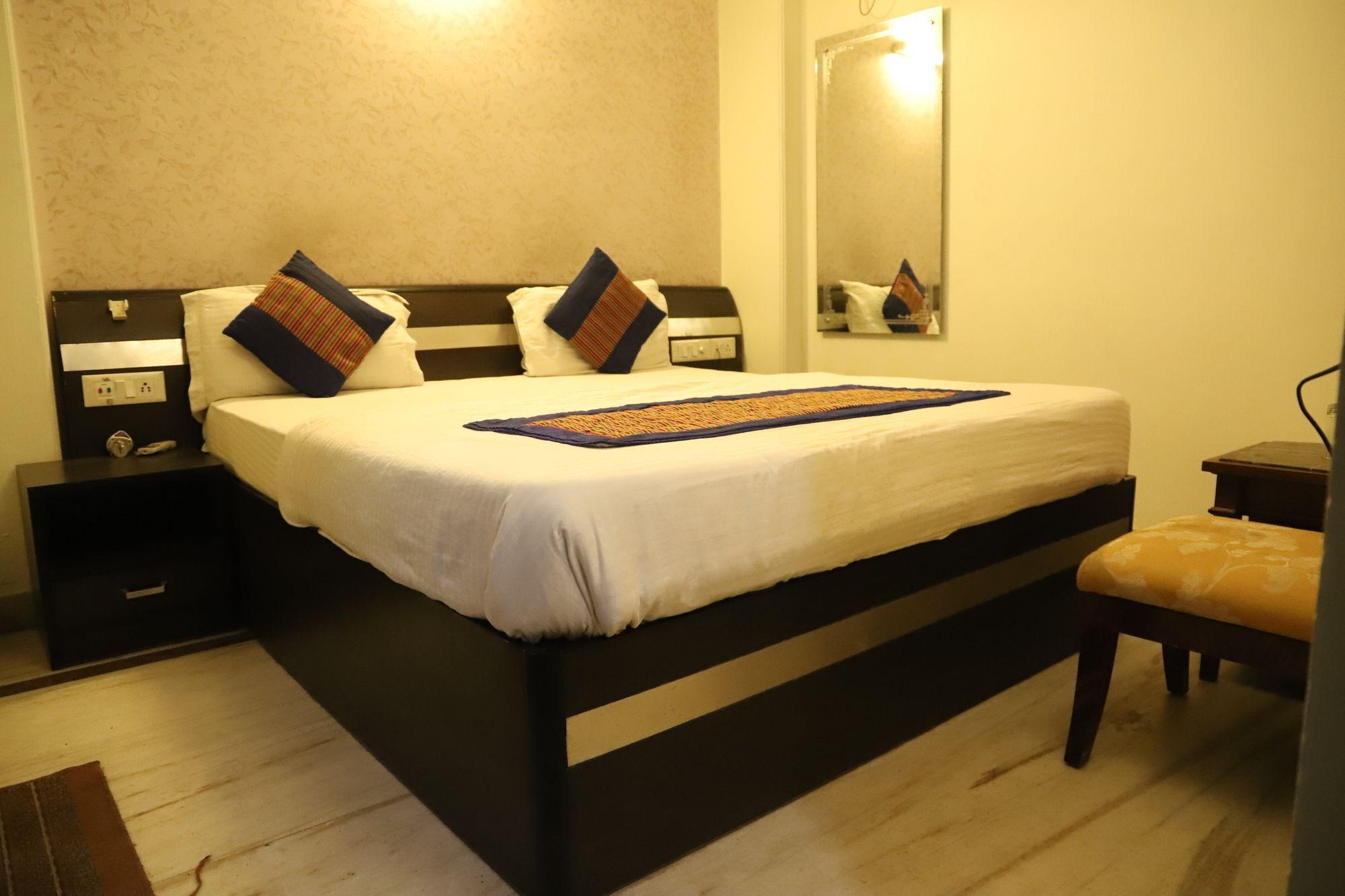 Airport Hotel Aerocity Inn Yeni Delhi Dış mekan fotoğraf